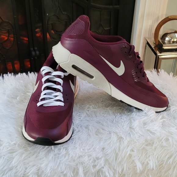 Nike- Air Max 90 Ultra (Burgundy) Sneakers